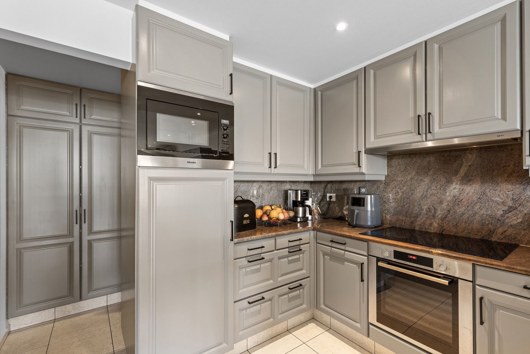 Ruim en lichtrijk appartement te koop in Oostende foto 7