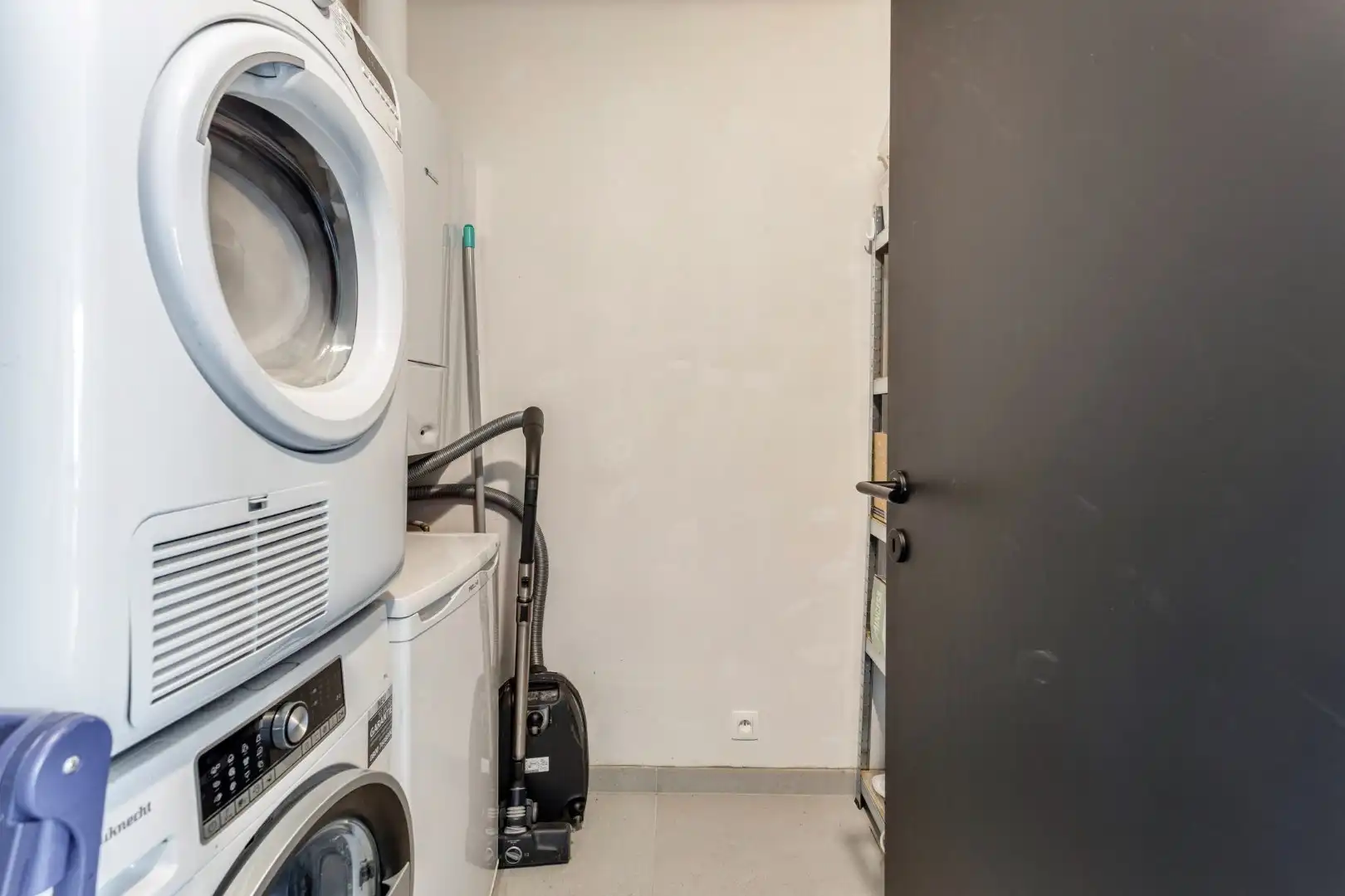 Lichtrijk nieuwbouwappartement met 3 slaapkamers, tuin, terras, kelderberging en 2 autostaanplaatsen - EPC 36 kWh/m² -bewoonbare opp. 115 m²   foto 23