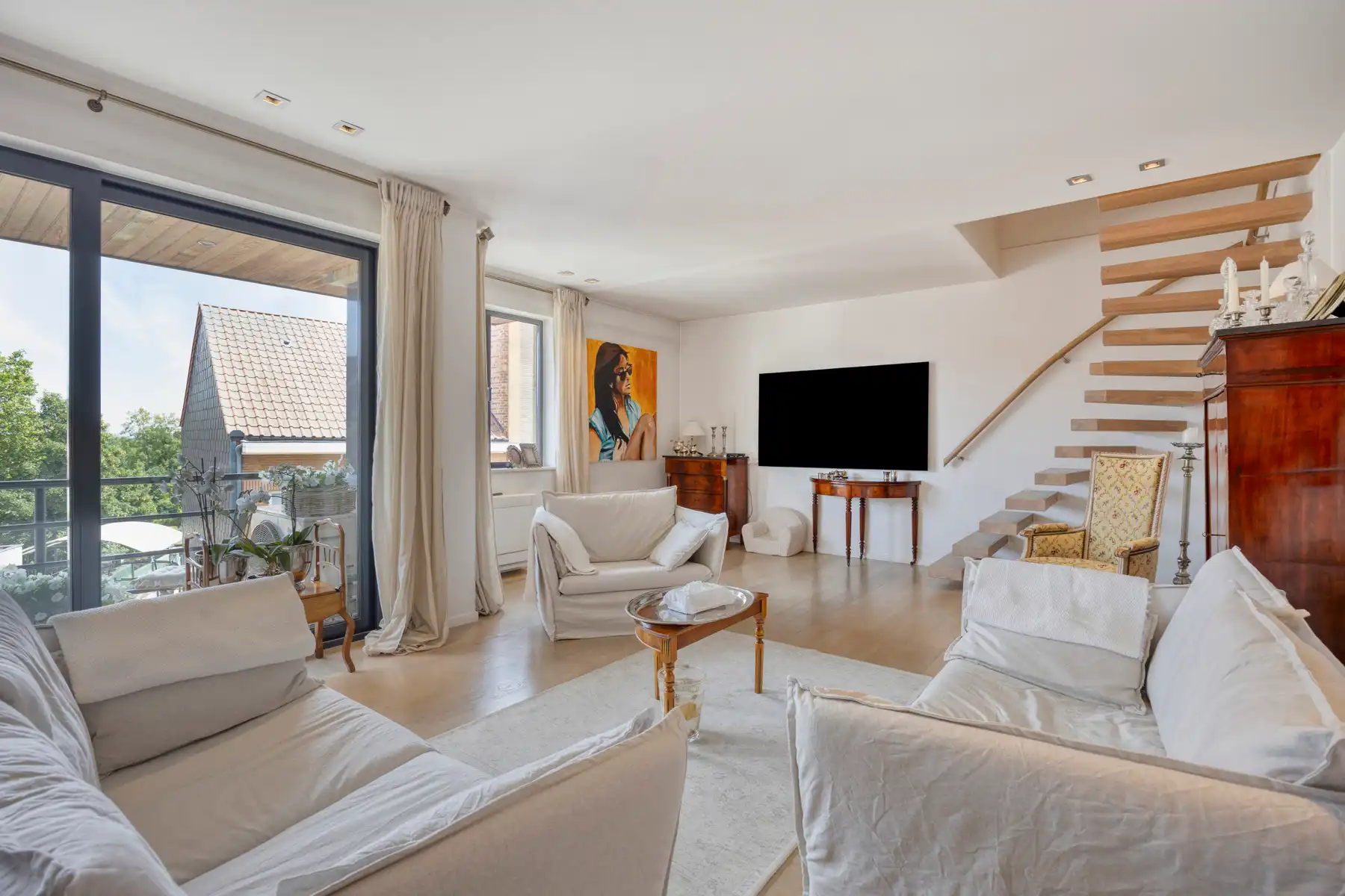 Luxueus en ruim 4 slaapkamerappartement op centrale ligging foto 8