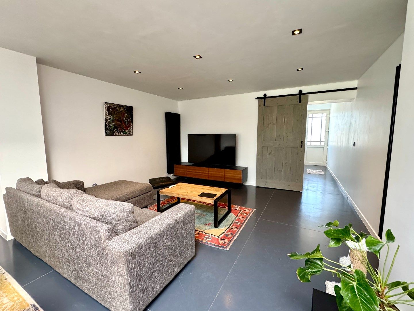 GERENOVEERDE WONING MET 2 SLPKS, TUIN EN GARAGE foto 10