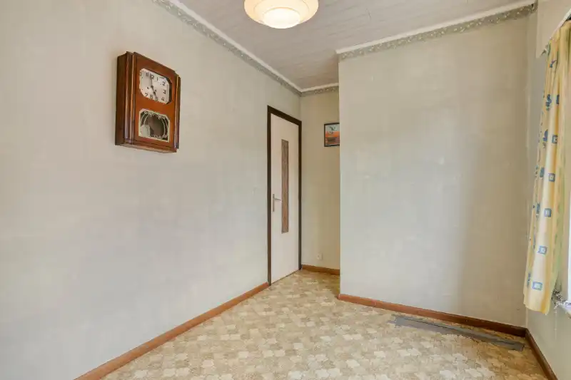 HALFOPEN BEBOUWING MET VEEL RENOVATIEPOTENTIEEL EN RUIM DAKTERRAS foto 20