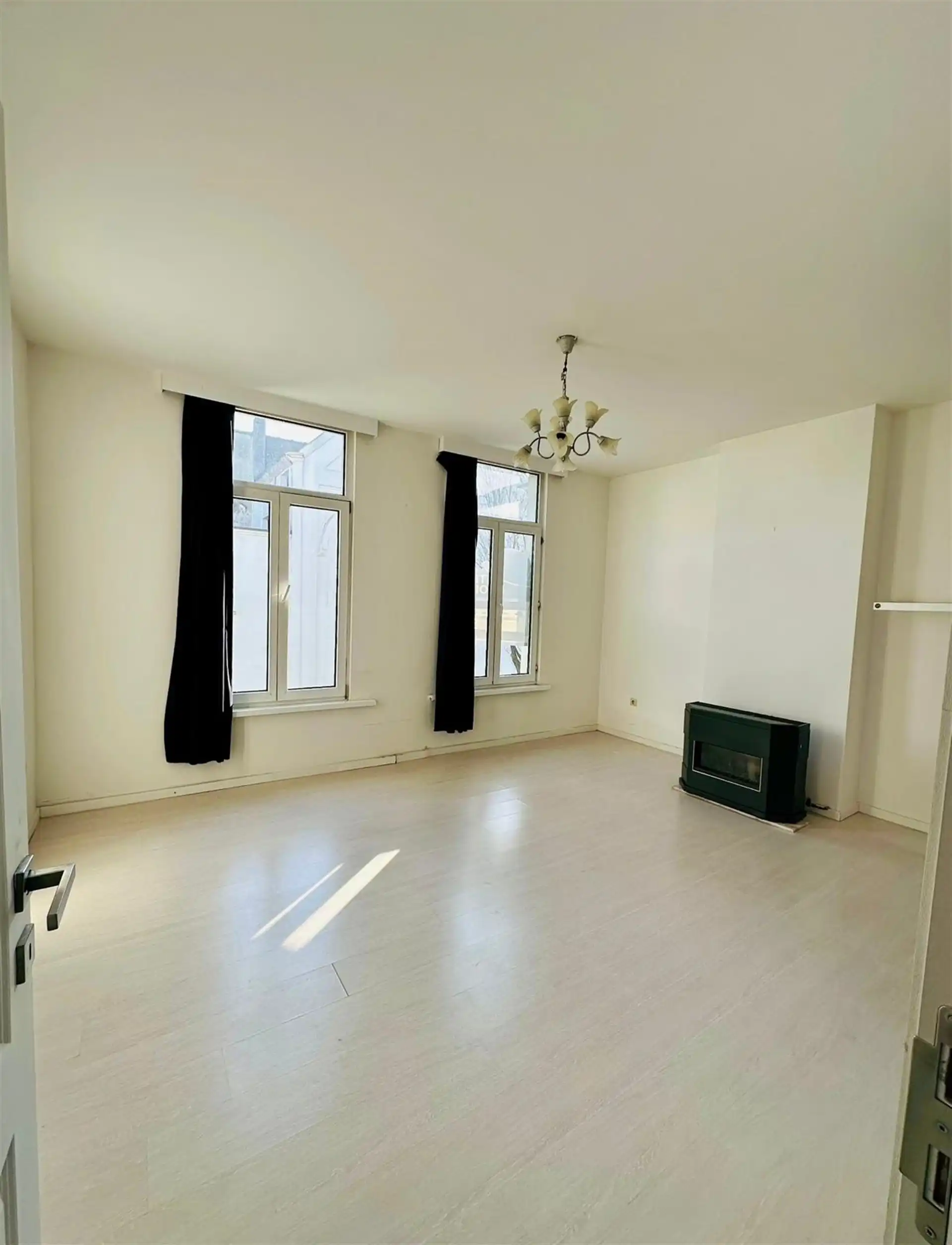 Te renoveren woning met veel potentieel in Berchem!  foto 7