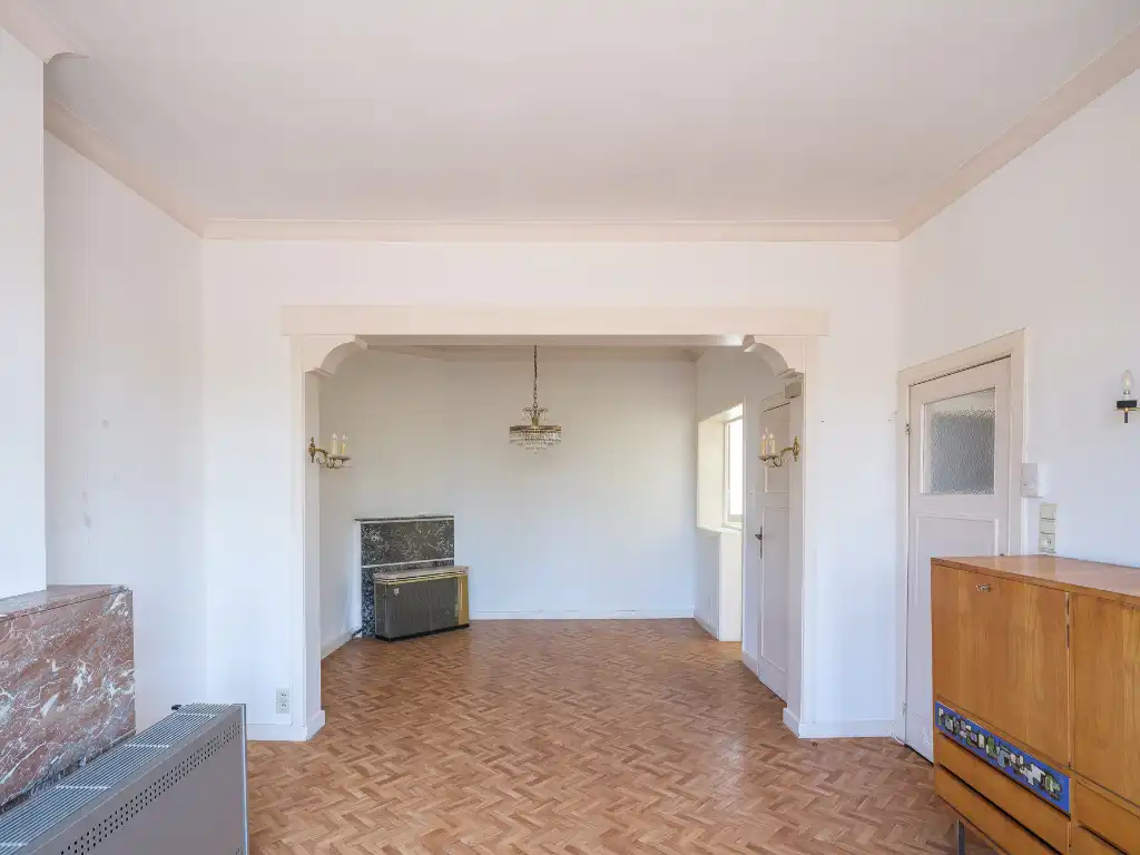 Te renoveren woning met groot potentieel en karaktervolle gevel nabij Station Gent-Sint-Pieters foto 5