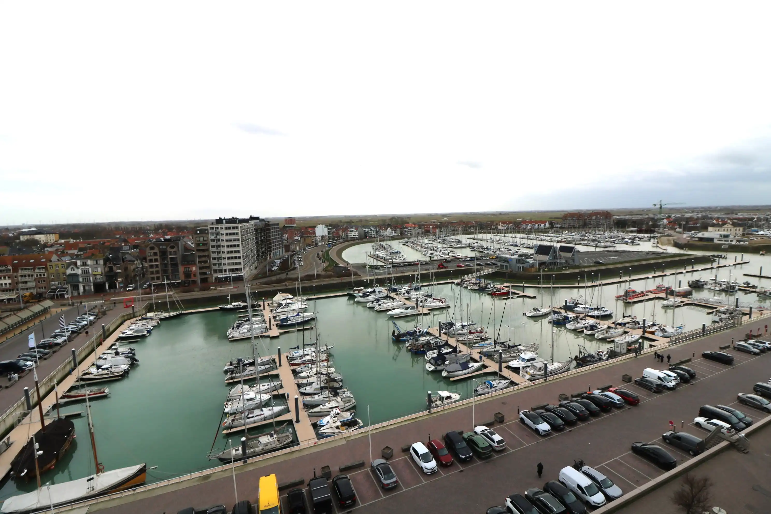 Penthouse met ruime terrassen en fantastisch zicht op de jachthaven. foto 8