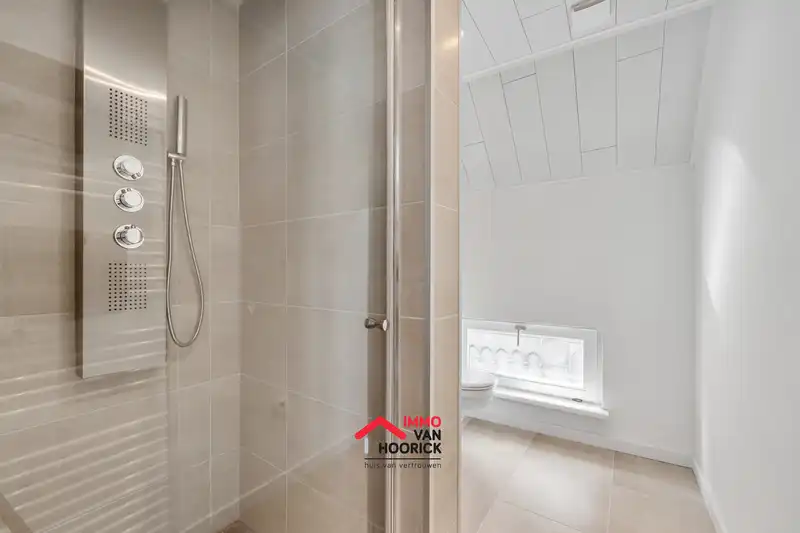 Appartement op 2e verdiep centrum Lokeren! foto 12