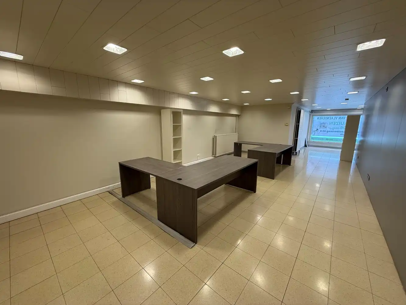 Kantoorruimte/ handelspand te huur – vlot bereikbaar en uitstekend zichtbaar! foto 5