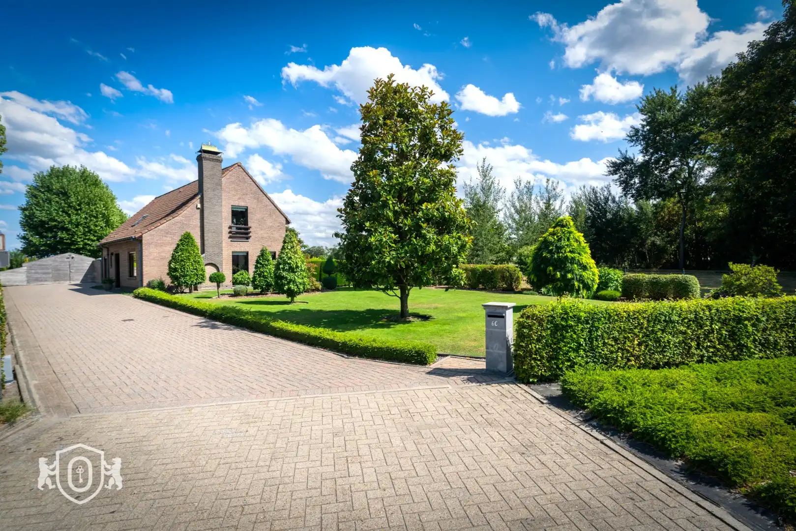 5-slpkr villa met garages en fenomenale tuin foto 2