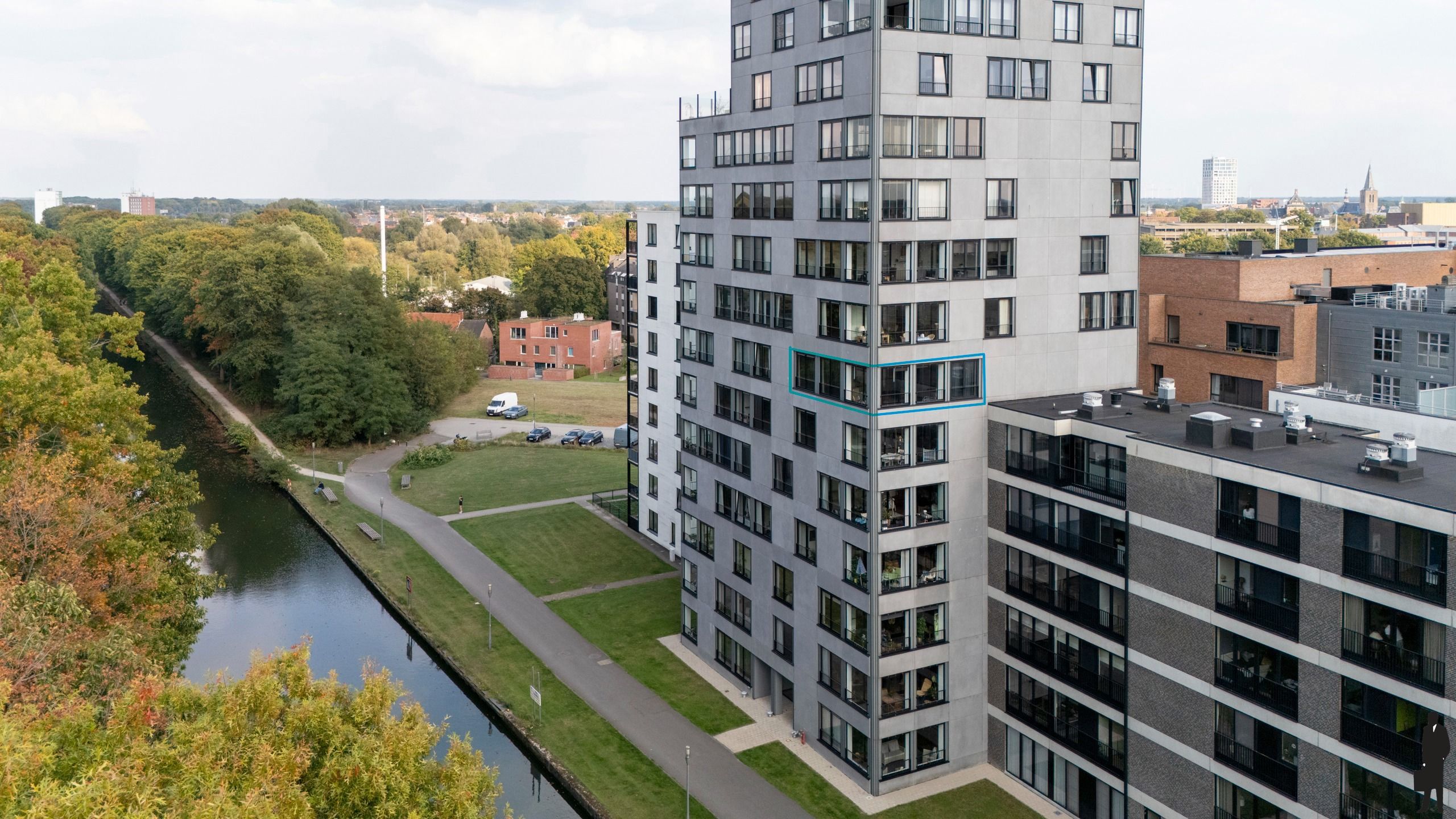 Modern 2-slaapkamer appartement met prachtig uitzicht foto {{pictureIndex}}