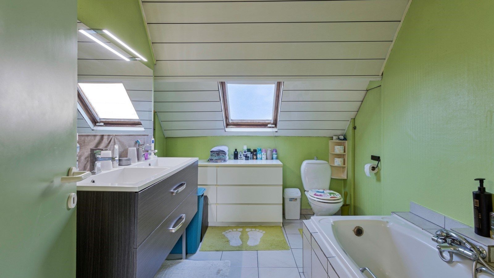 Ruime woning met 4 kmrs, 2 badk en grote opslagruimte te BEGIJNENDIJK foto 10