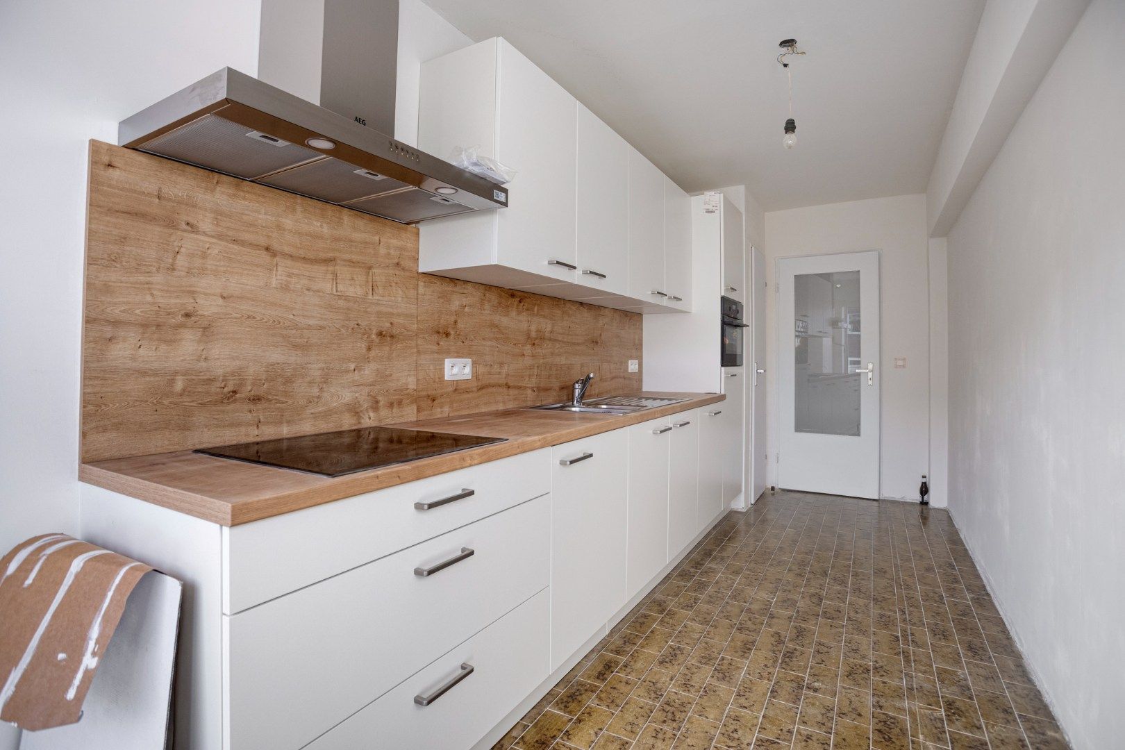 Gerenoveerd appartement met 3 slaapkamers, ruim terras, kelderberging en garagebox – EPC 188 kWh/m² - bewoonbare opp. 98 m² foto 9