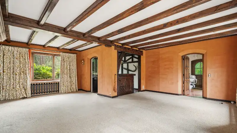 Standingvolle te renoveren villa van 520m² op 53 are foto 17