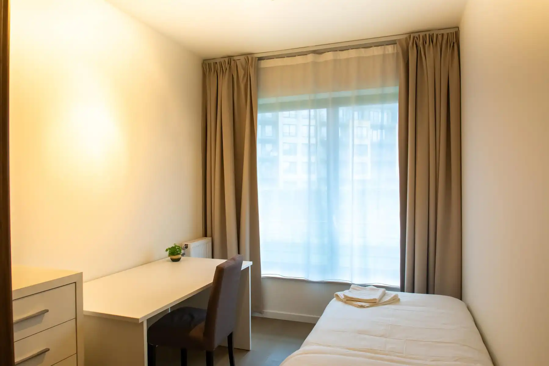 Mooi gemeubeld app. met 3 Kamers + grote tuin! (NAVO area) foto 11