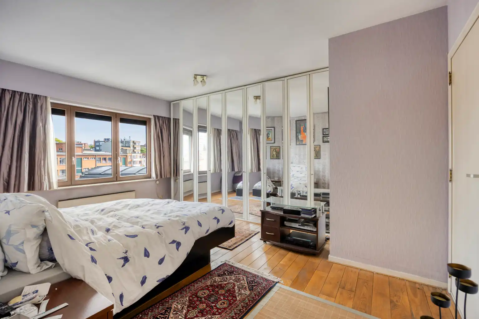 Ruim 3-slaapkamerappartement met garage  foto 11