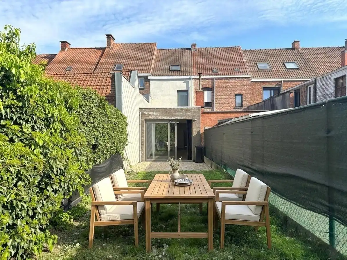 LEUKE RIJWONING MET 3 SLPKS EN TUIN NABIJ R8 foto 5