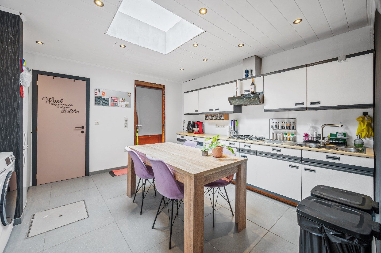 Af te werken rijwoning op de Tiense stadsrand foto 4