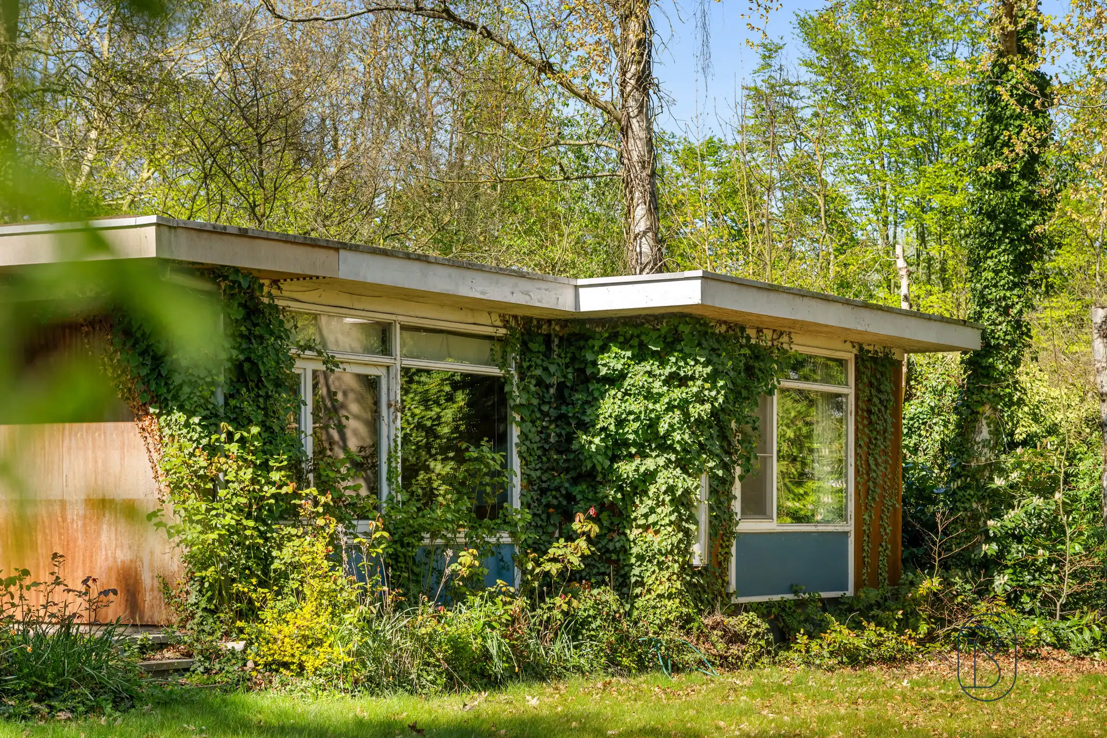 Topgelegen in de Rodenburg: te renoveren/af te breken villa foto {{pictureIndex}}