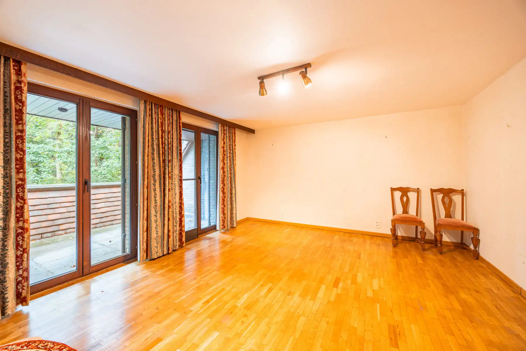 Zéér ruime villa op 3.014m² omgeven door groen foto 25
