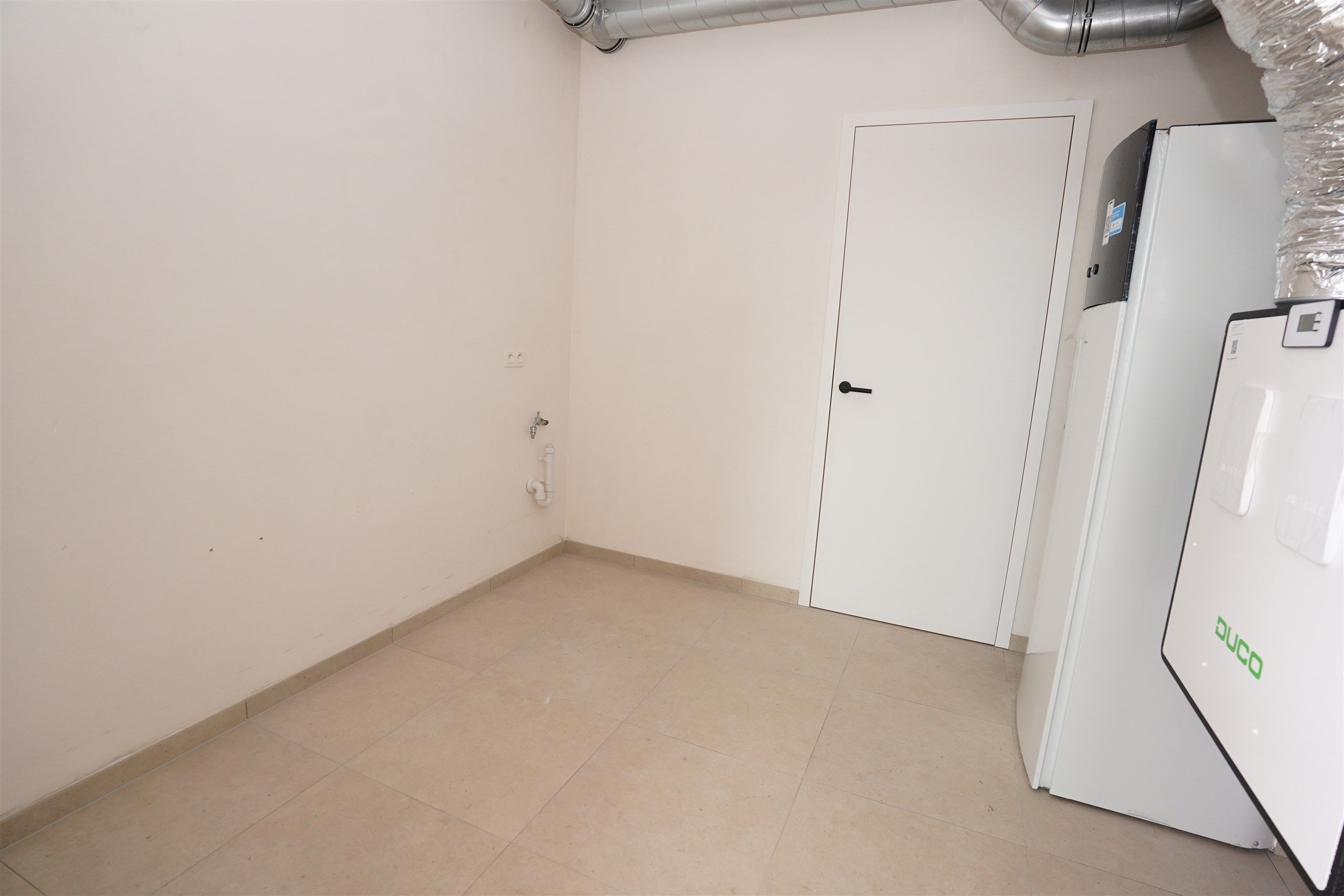 Halfopen nieuwbouwparel op 658 m² – Ruimte, Licht en Leefcomfort foto 28