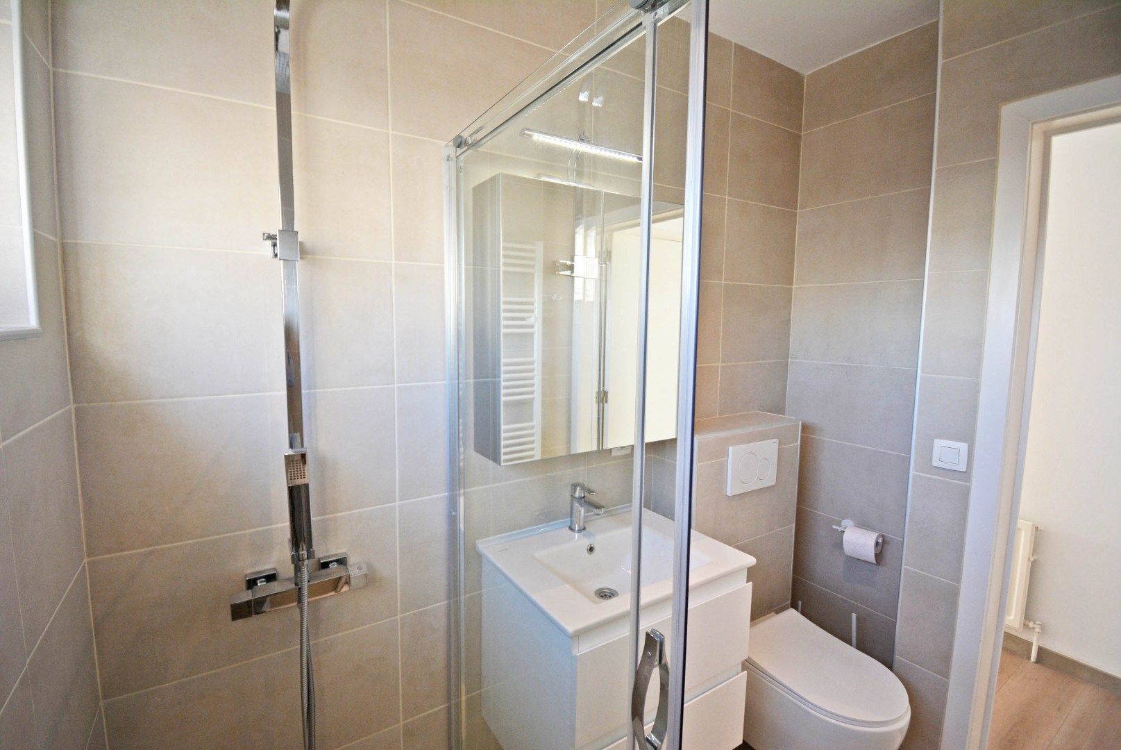 Moderne studio te huur in het centrum van Knokke-Heist. foto 5