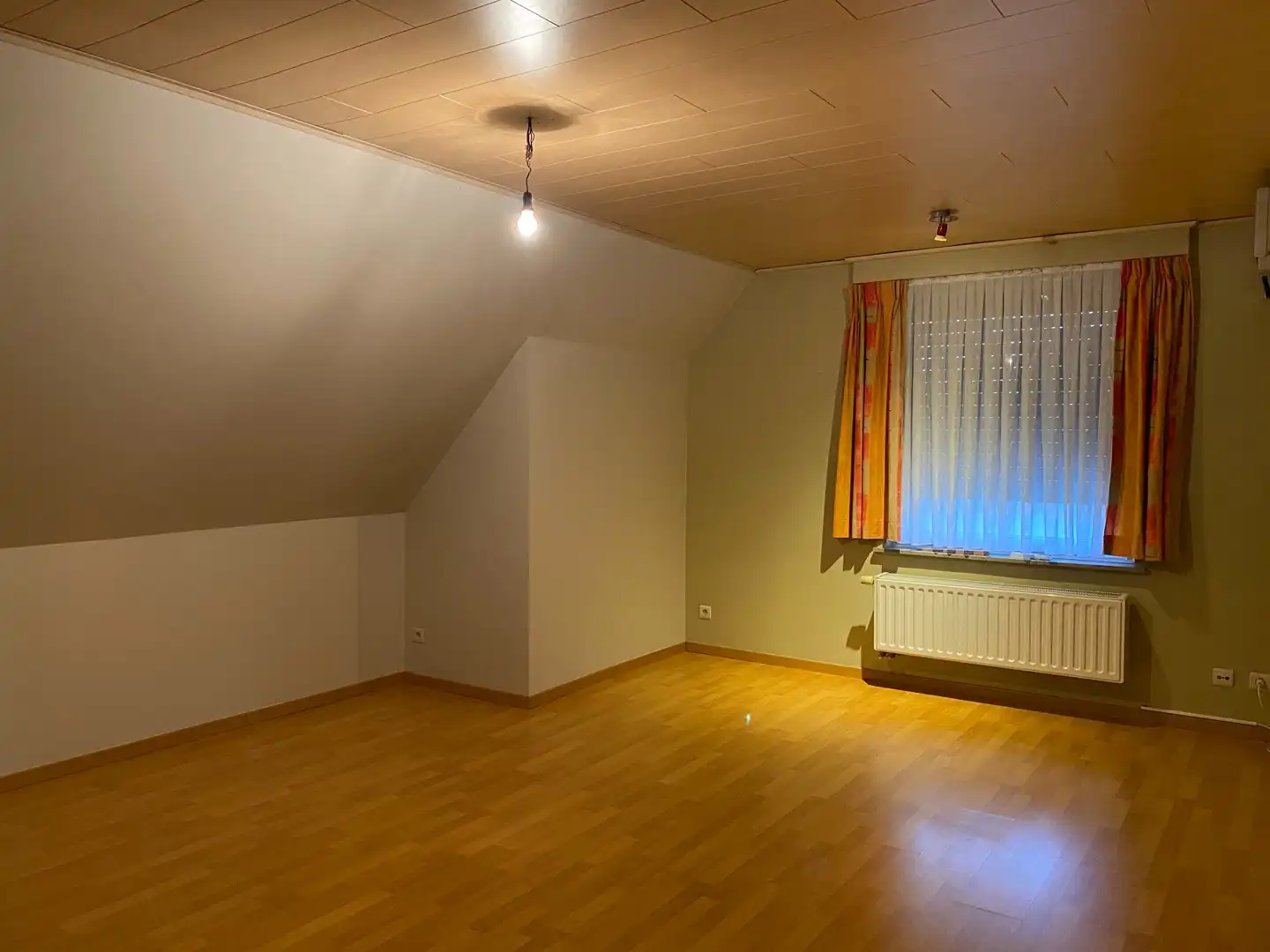 Ruime villa met tuin en zwembad op rustige ligging in Eeklo foto 14