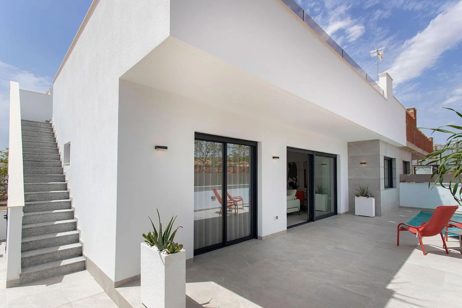 Leef in stijl in deze nieuwbouw halfvrijstaande villa's in Sucina! foto {{pictureIndex}}
