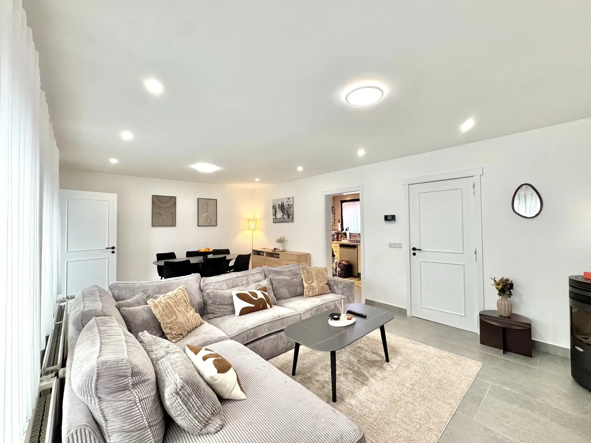 GERENOVEERDE GELIJKVLOERSE WONING | 3 KAMERS | GARAGE | 274 M² foto 9