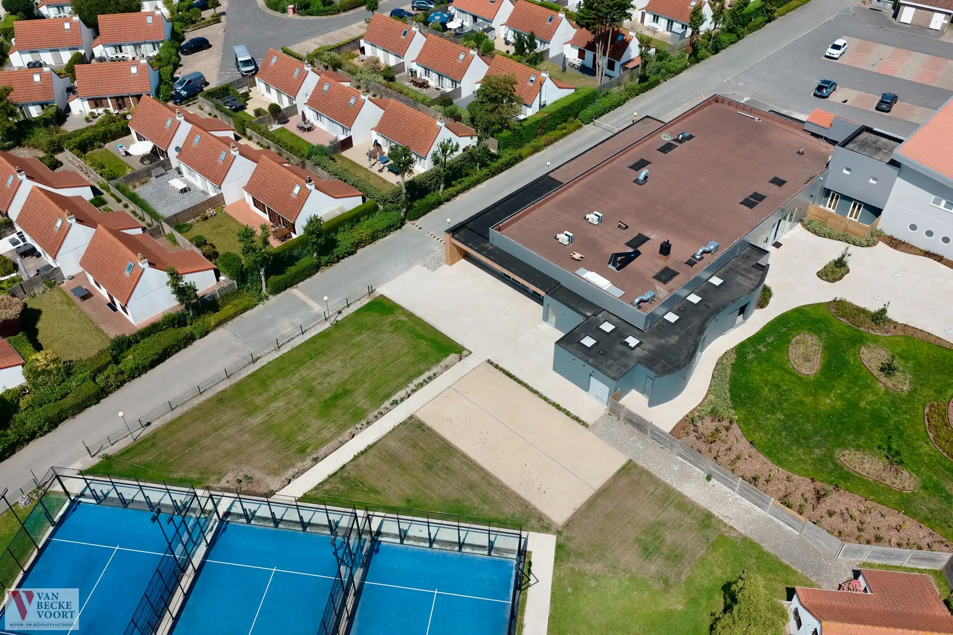 Exclusief veelzijdig padel- en horecaconcept foto 2