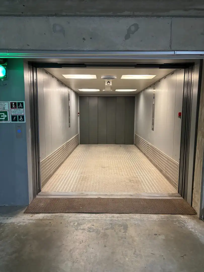 Parking met berging te koop op niveau -2 , centraal gelegen in de Franslaan te Nieuwpoort-bad foto 3