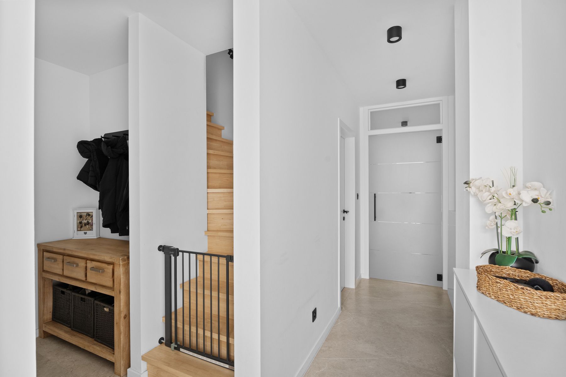 Hoogwaardig gerenoveerde woning met doordacht wooncomfort! foto 4