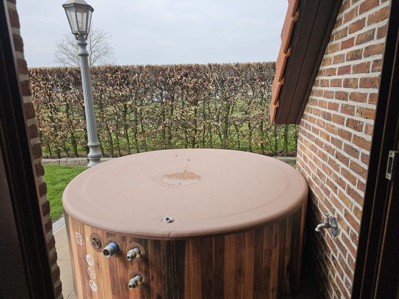 Karaktervol landhuis met bijgebouw op mooi, breed perceel met een opp. van 30a32ca foto 5