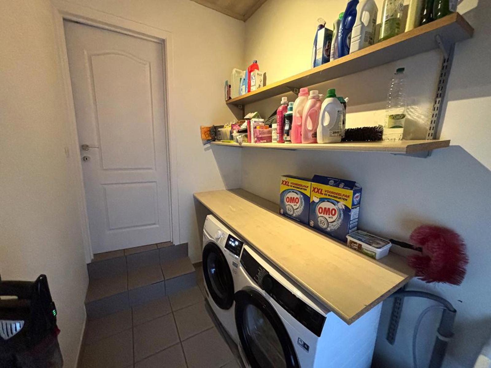 Zeer verzorgde woning met ruime garage en aangelegd terras foto 19