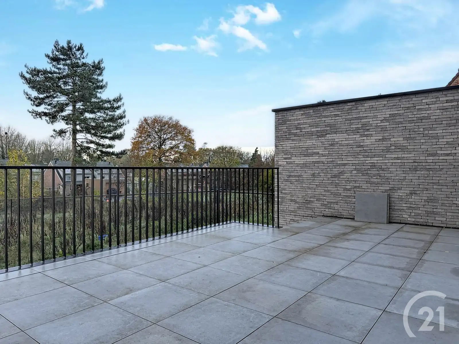 Prachtige nieuwbouwwoning in heel rustige straat te koop! foto 15