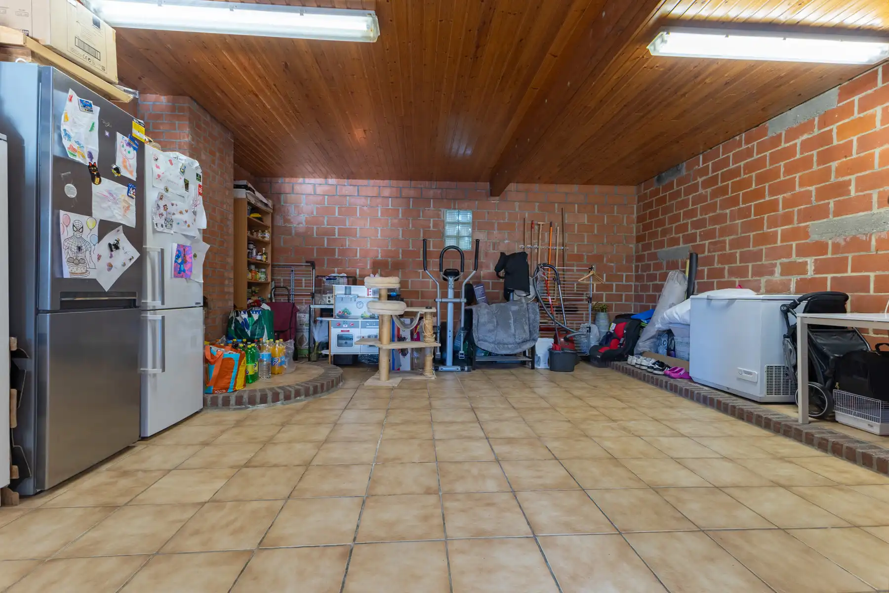 Villa met 4 slaapkamers, grote tuin en garage foto 25