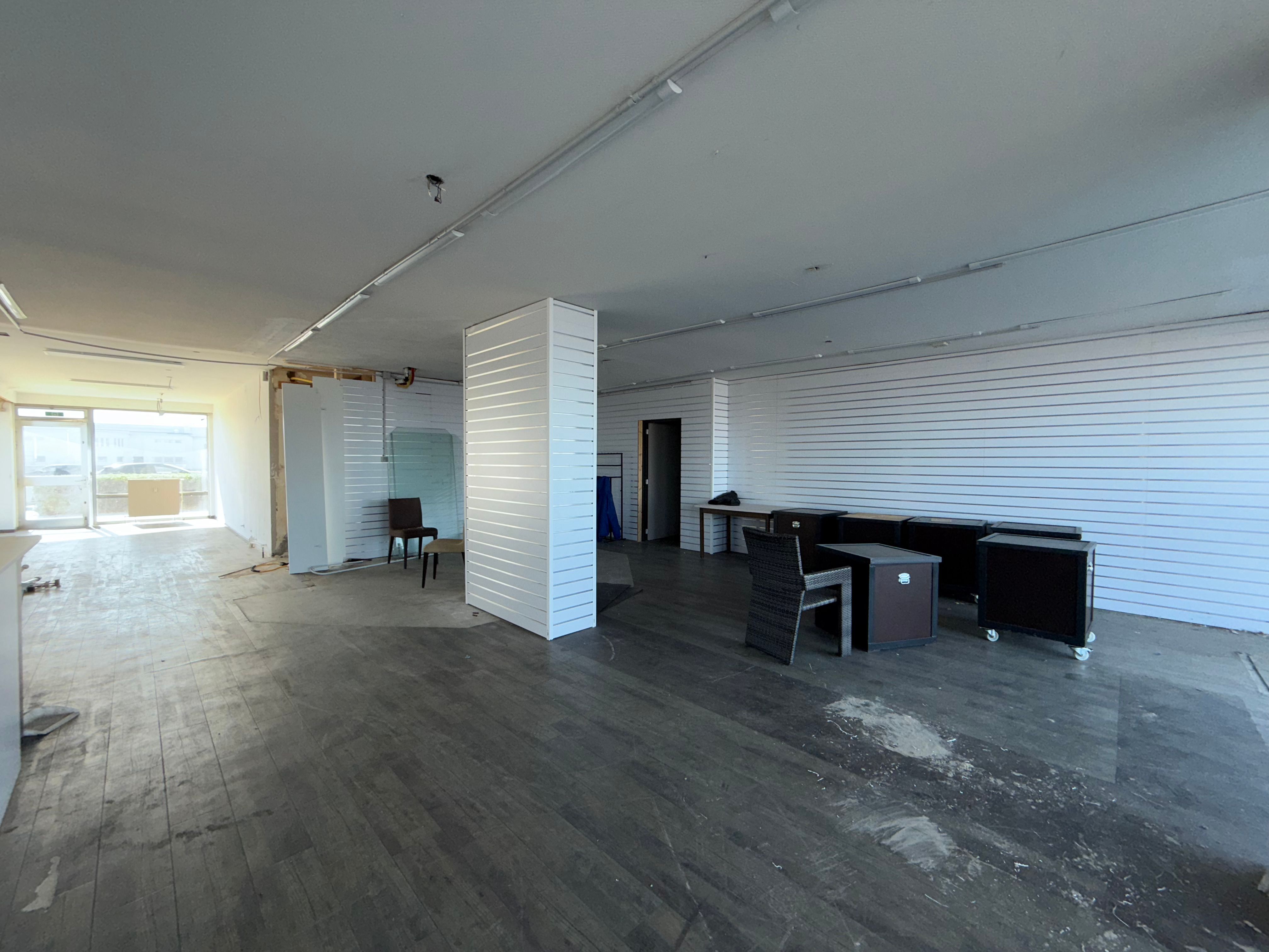 Handelsgelijkvloers op de zeedijk 385m² foto 3