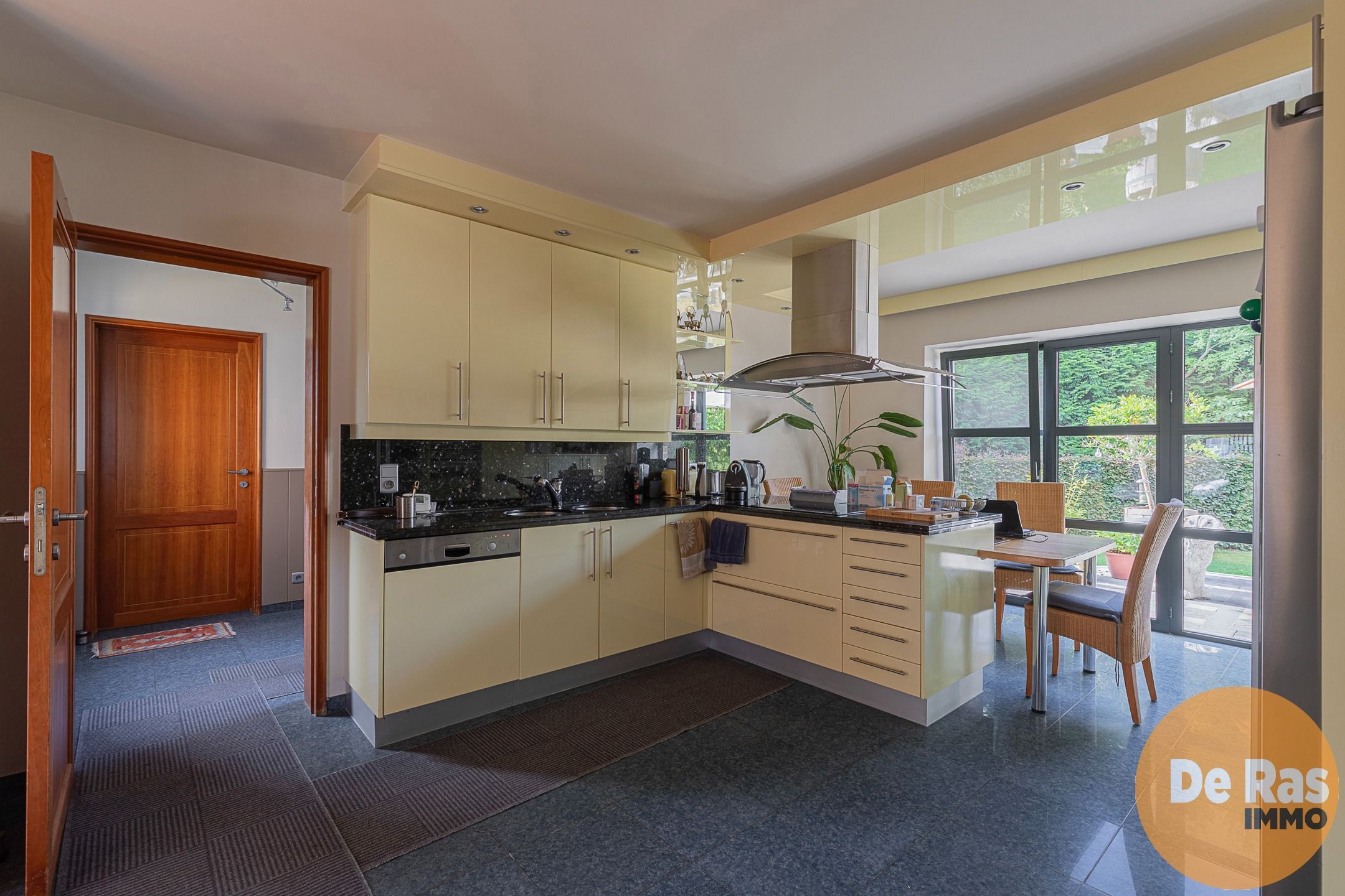 HERZELE – Multifunctionele loods met villa foto 9