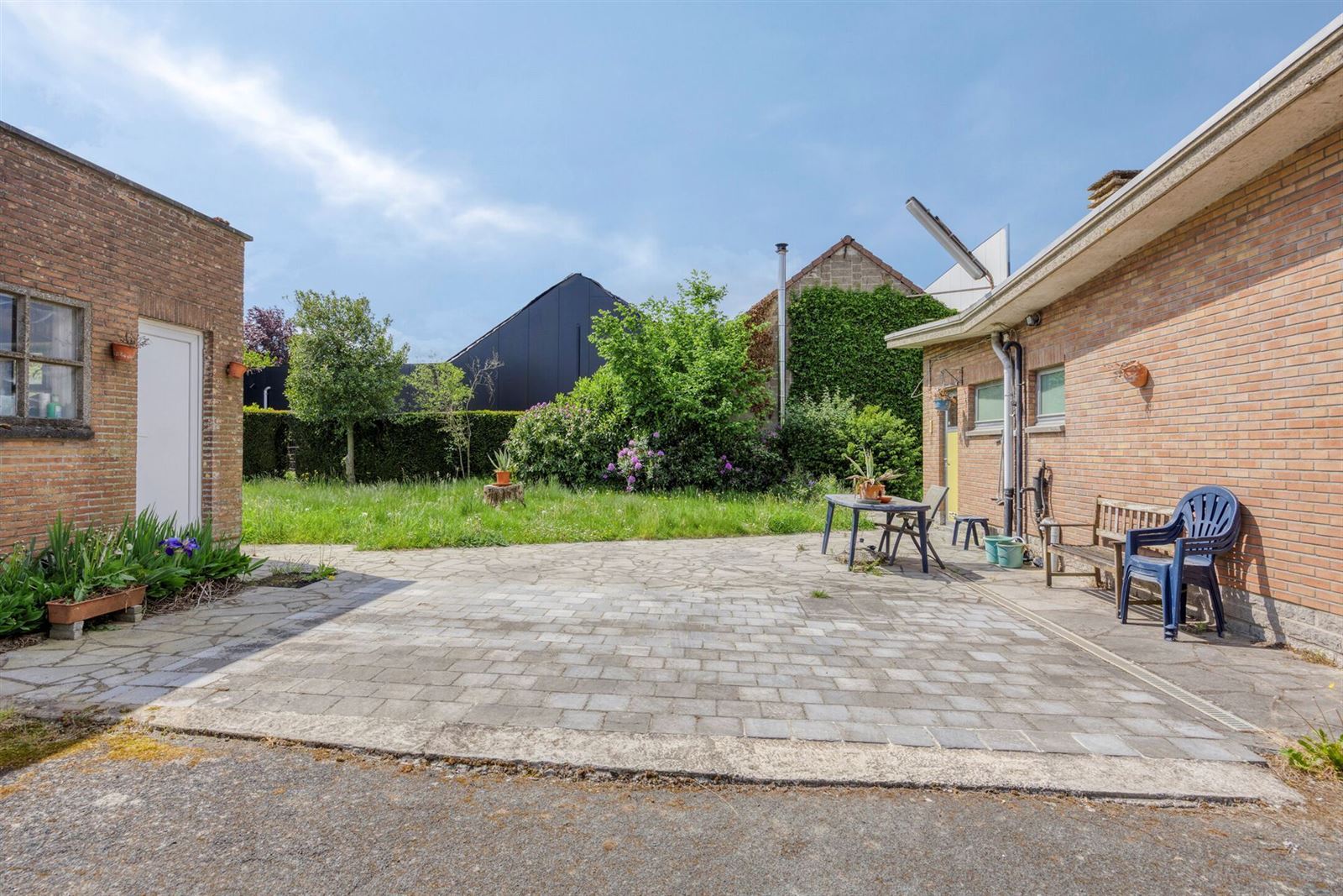 Ruime villa (bungalow) met 4 slaapkamers en atelier op terrein van 13a 22ca foto 21