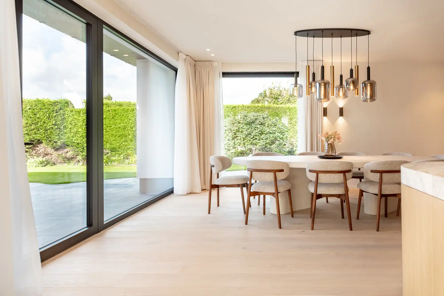 Smaakvol gerenoveerde alleenstaande woning foto 6