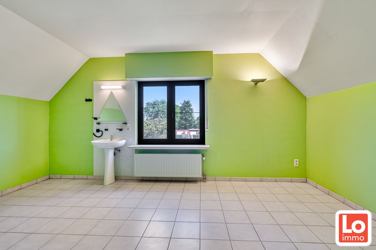 Mooie grote villa met 3 à 4 slaapkamers op een totaal van 1120m² foto 16