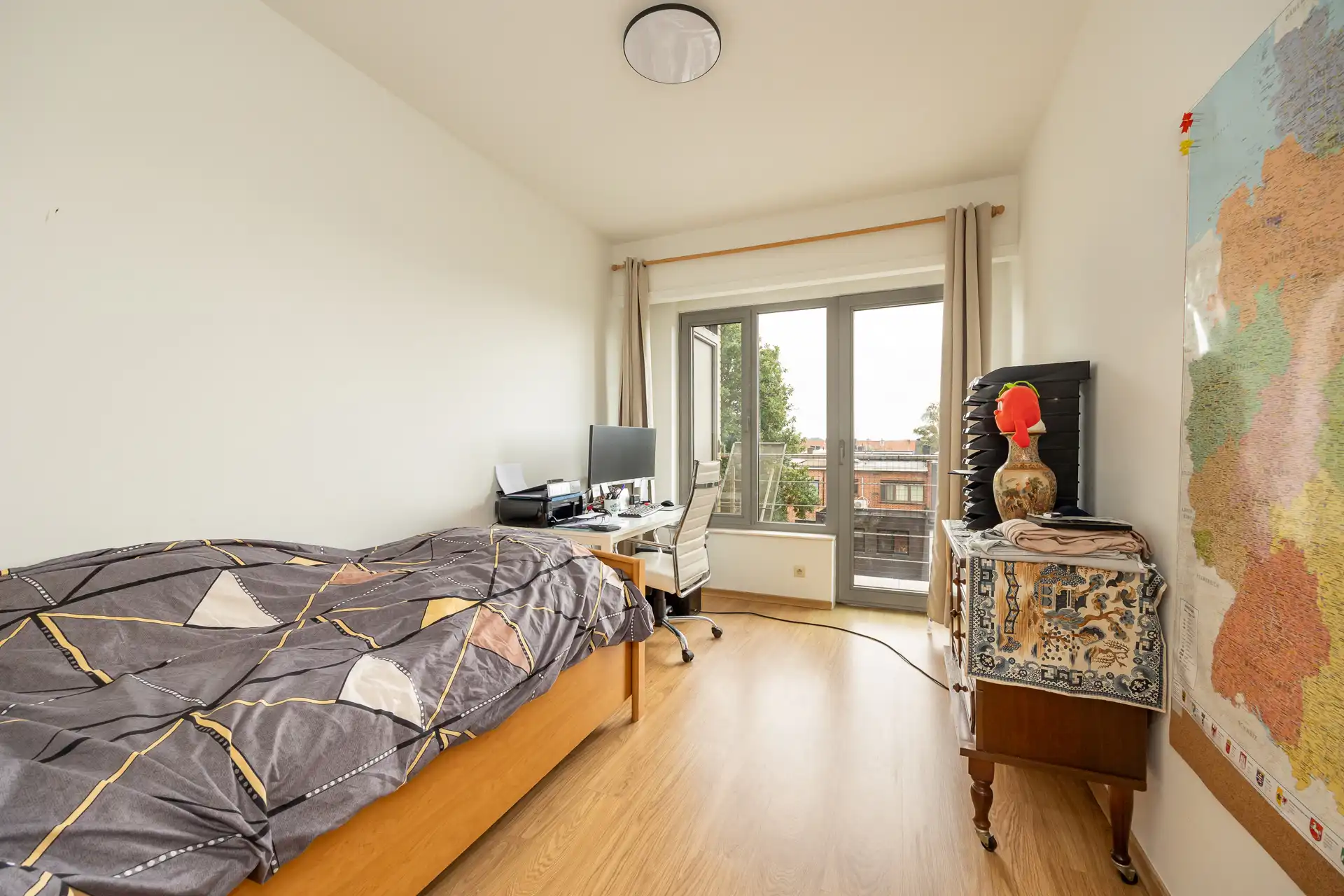 Lichtrijk 2-slaapkamerappartement met terras op de 3e v. foto 7