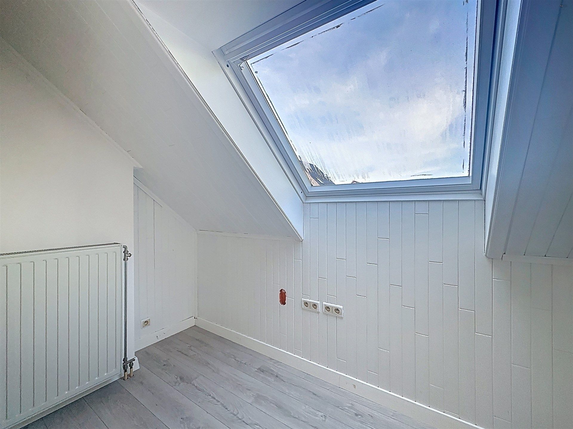 Prachtige open bebouwing met 4 slaapkamers en garage foto 16
