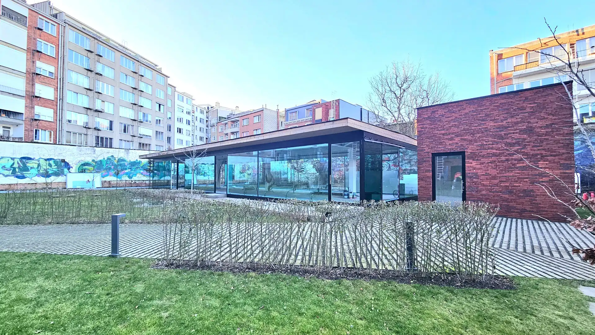 Uniek kantoor op rustige binnenplaats foto 5