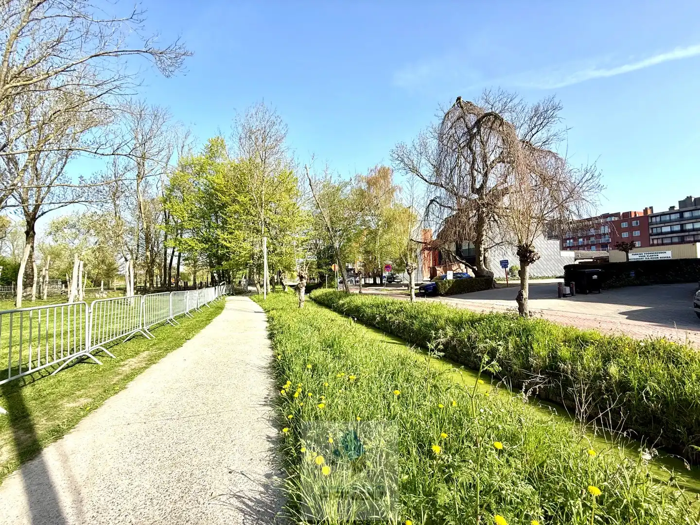 Appartement met 1 slaapkamer, balkon en autostandplaats foto 24