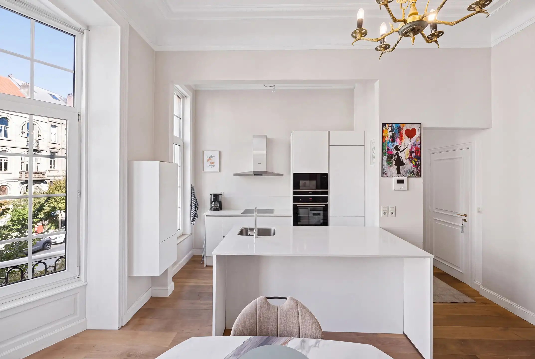 Licht en sfeervol appartement met 1 slaapkamer! foto 3
