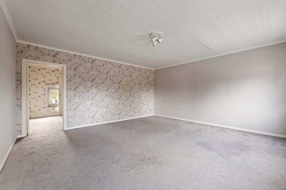 HANDELSHUIS MET PARKING OP EEN TOPLOCATIE IN LINTER foto 20