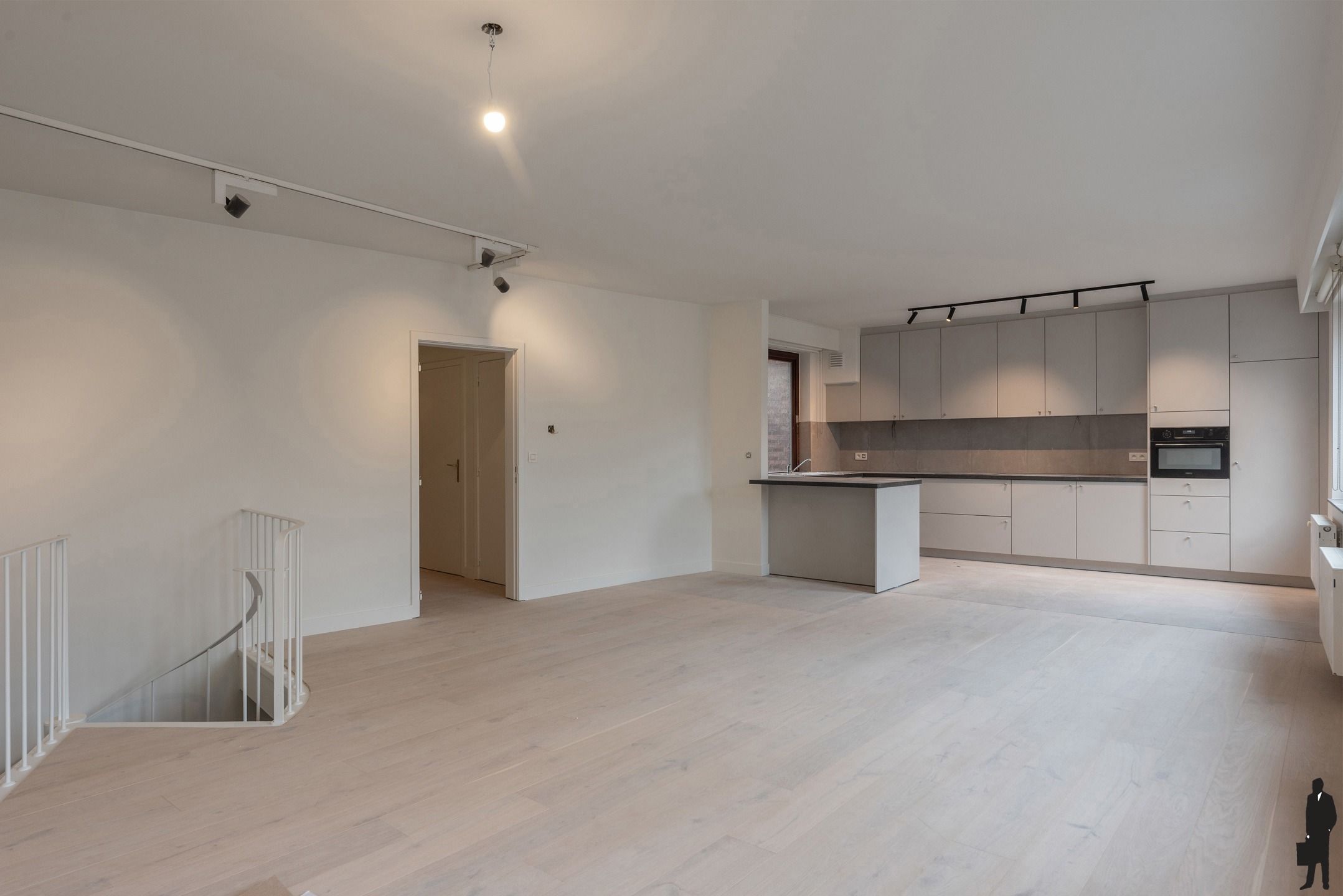 Gerenoveerd appartement 148m² met  groot zonneterras  foto 5