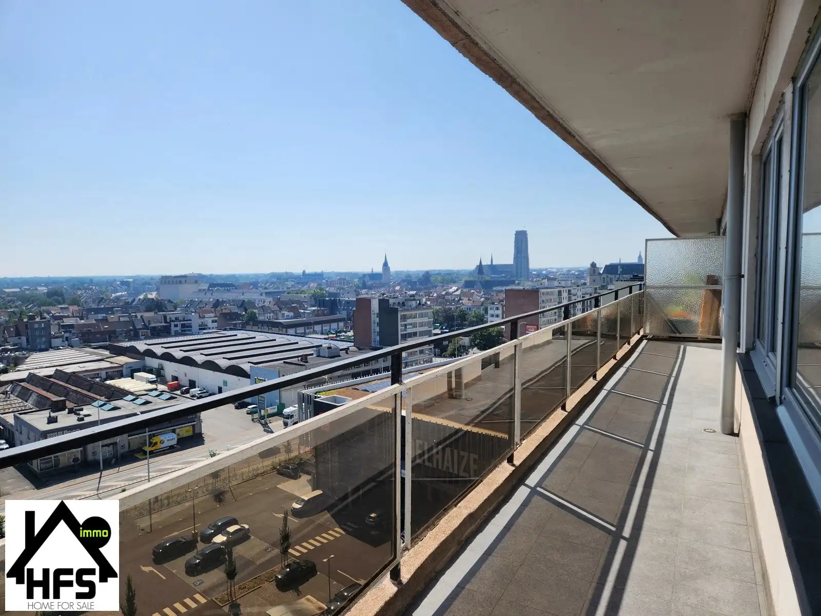 Aangenaam app met heerlijk terras met zicht op Sint Rombouts toren foto 2