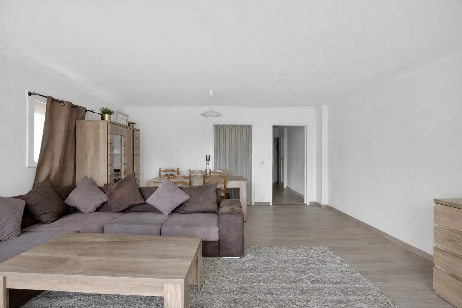 Lichtrijk 2-slpk app nabij centrum Brugge foto 4