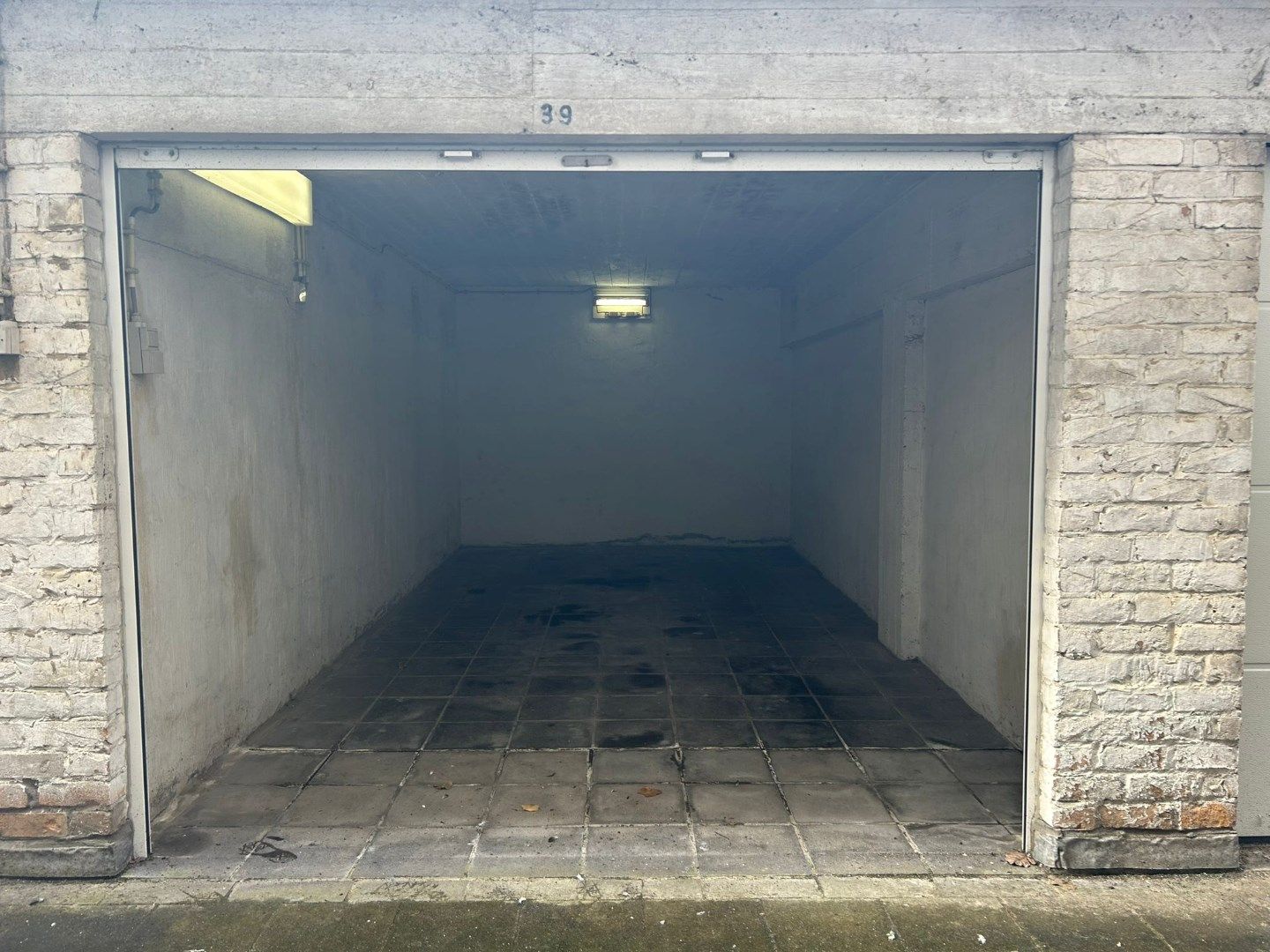 Garagebox vlakbij Zeedijk foto 3