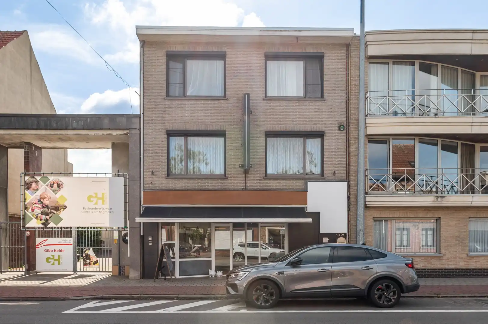 Opbrengsteigendom - Commercieel glv met 3-slpk woonst foto 2