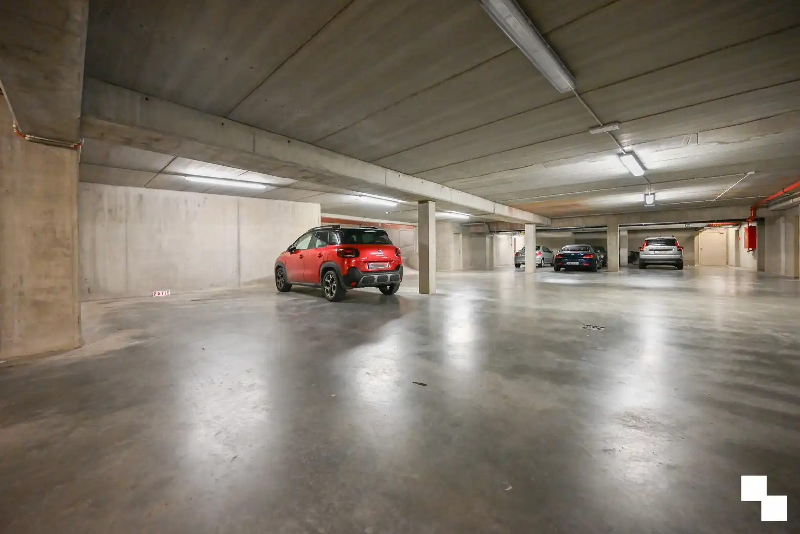 Lichtrijk tweeslaapkamer appartement te hartje Izegem foto 35